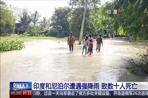印度和尼泊尔遭遇强降雨 致数十人死亡