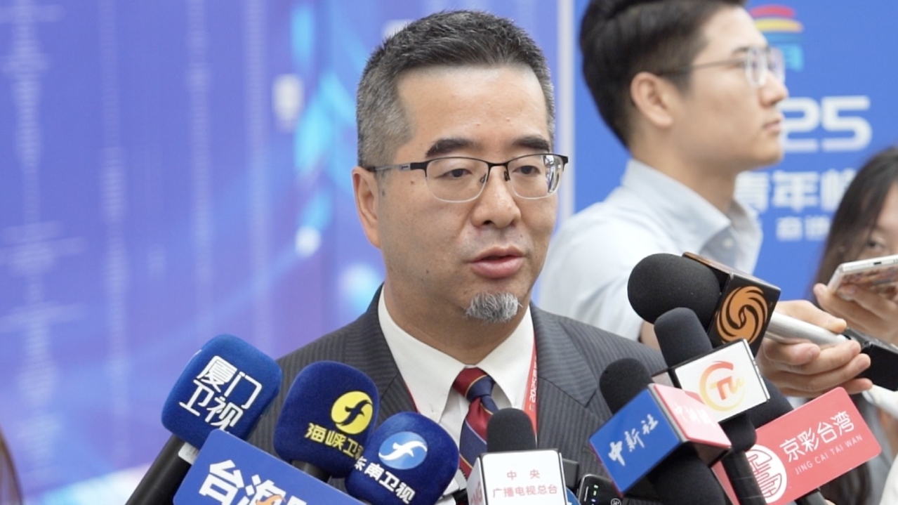 台青实测破“谣言”，萧旭岑：“大陆高铁没靠背”在台湾早成笑话