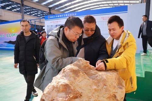 Central China unveils 1.31-million-metric ton lithium oxide find