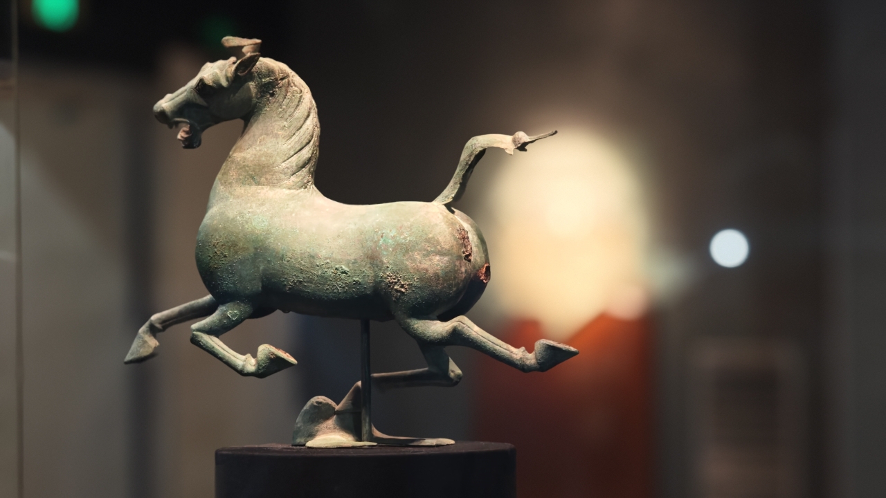 Bronze Profile: How a steed artifact embodies ethnic integration