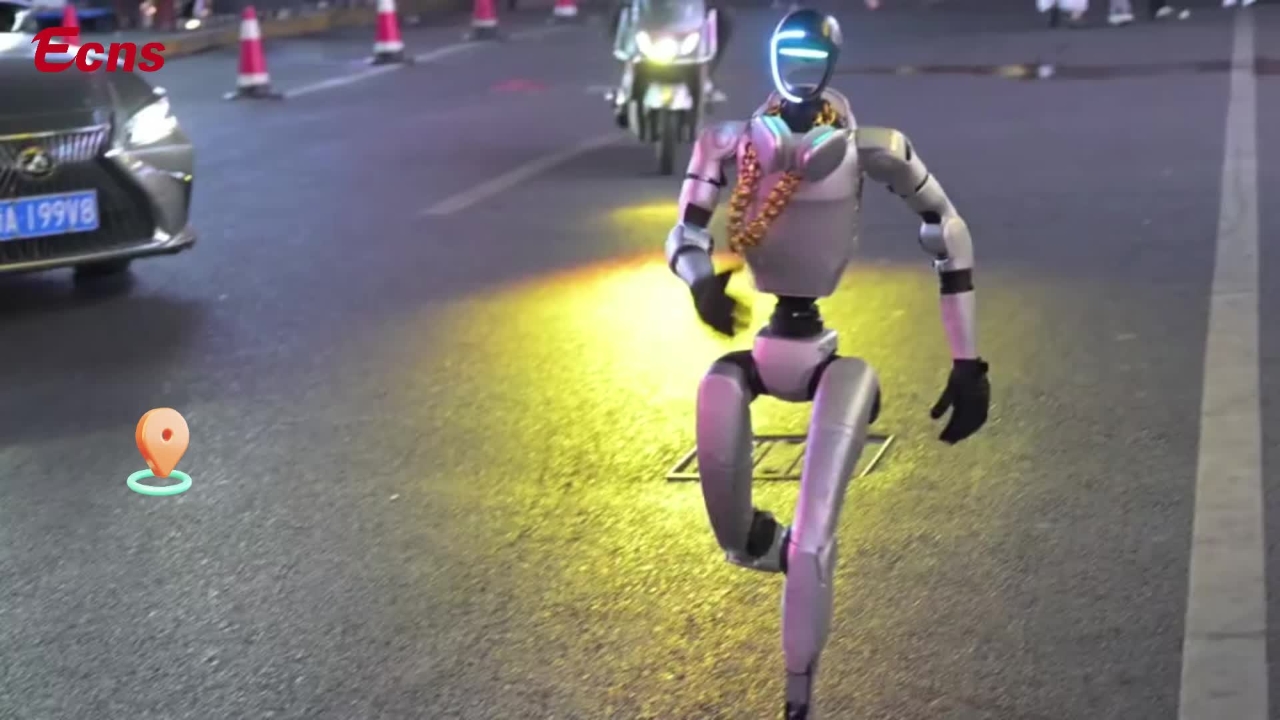 Agile humanoid robot draws public attention in Hangzhou
