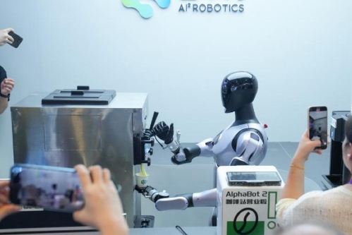 China's 5G network covers remote desert, incredible in other countries: foreign journalist