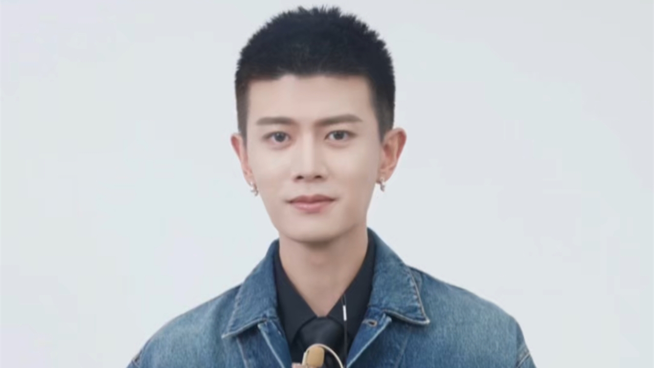 任嘉倫中秋節(jié)送祝福：愿您和家人團(tuán)圓溫馨又圓滿