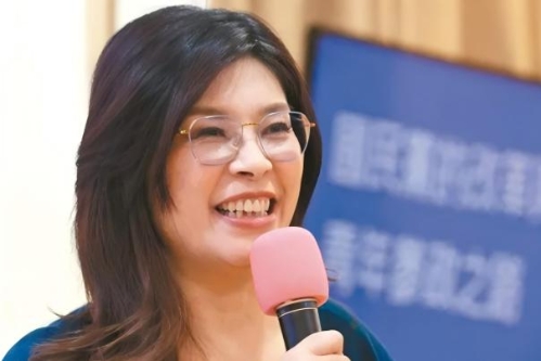 “促成两岸和平对国民党是大加分”，郑丽文：若因被民进党骂就不做，干脆“回家睡觉”