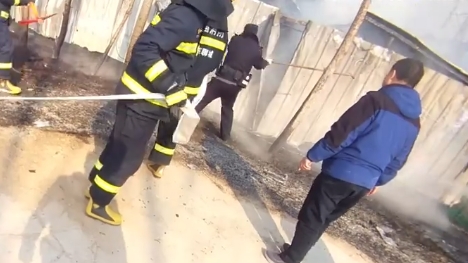 養(yǎng)豬場突發(fā)火災(zāi) 民警高能操作化險(xiǎn)為夷