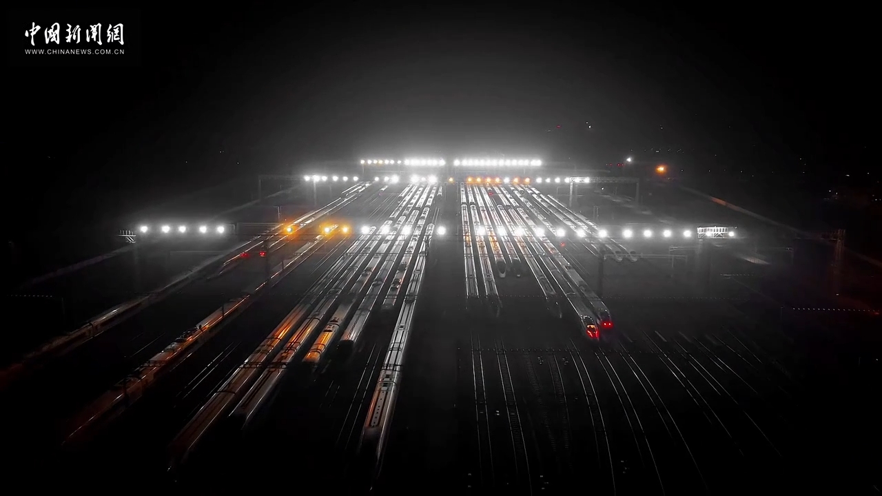 重庆：“陆地航母”整装待发迎春运