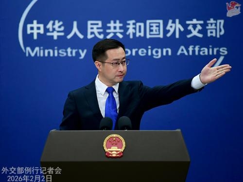 China deplores prolonged interrogation, detention of Chinese staff by the U.S.: FM