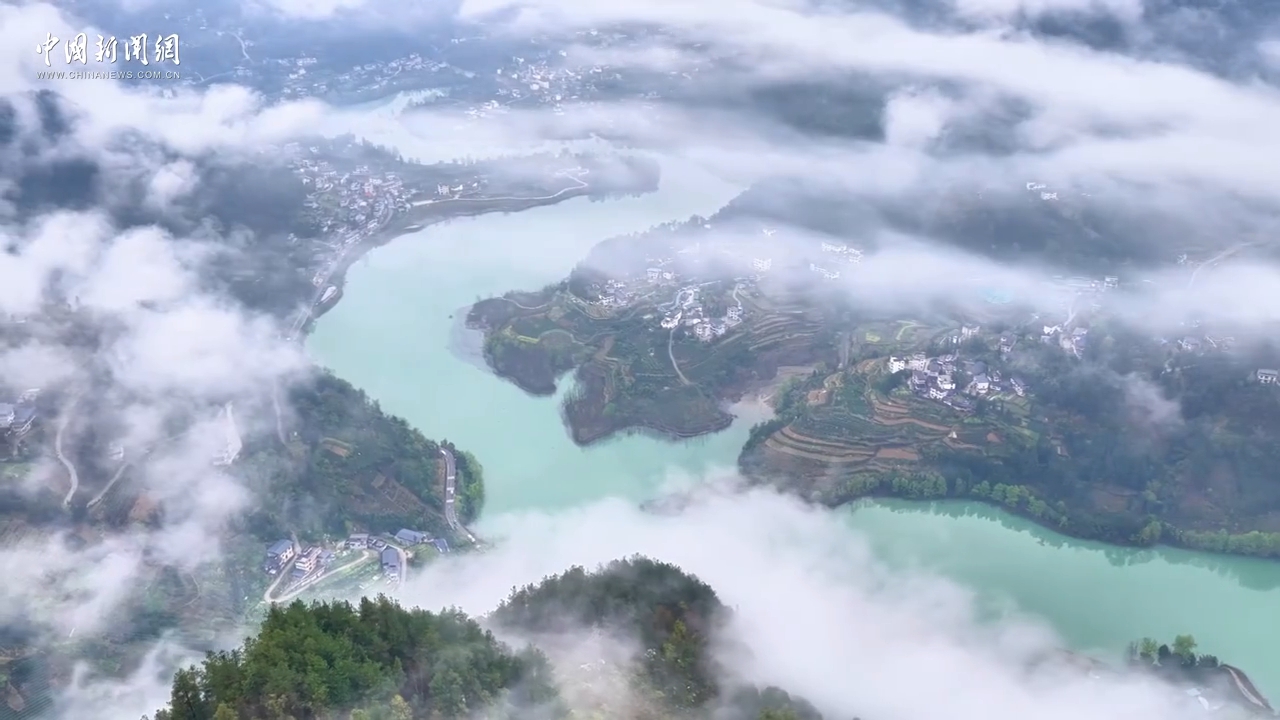 湖北恩施：绝壁含翠碧水潺流 尽藏山野诗意