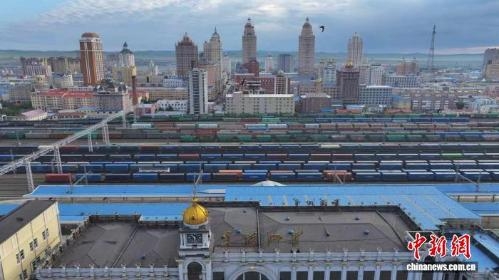 China's largest land port cargo volume tops 10 million metric tons in H1