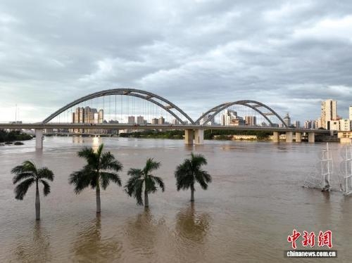 Heavy rains in Guangxi leave 6 dead, 11 missing