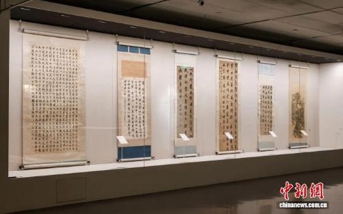 Qing emperors' calligraphy and paintings on display in Beijing