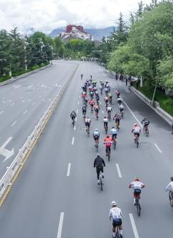 More than 700 cyclists compete in 2026 Tour of Lhasa