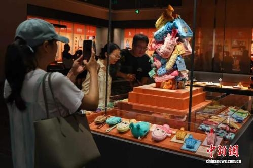Hubei Provincial Museum attracts record 5.48 million visitors in 2025