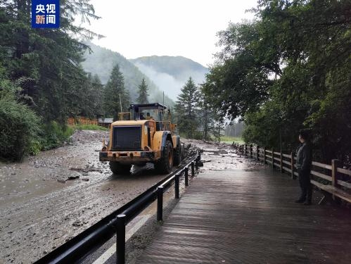 Jiuzhaigou hit by mudslide after heavy rain, visitors evacuated
