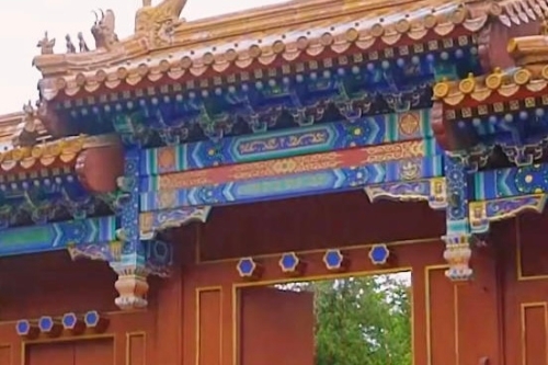 A closer look inside Xihuang Temple 