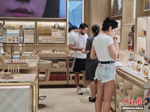 Hainan's offshore duty-free sales up 17.9% to $3 billion in first 7 months