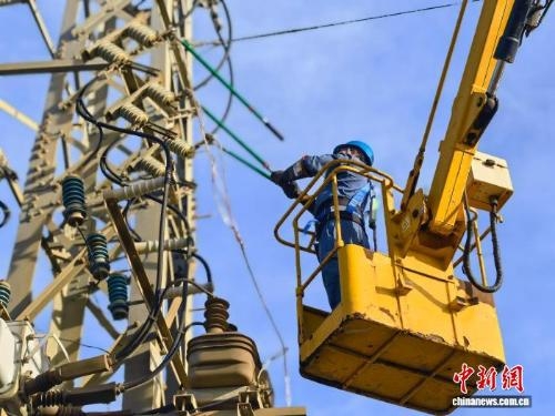 Guangdong power load hits record high amid prolonged heatwave