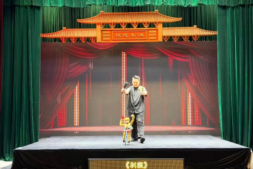 “为了一出戏来到一座城”，泉州提线木偶戏千年技艺焕发新生