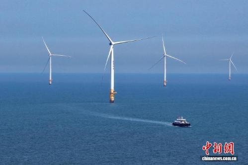 China's installed wind and solar capacity reaches 2,010 GW