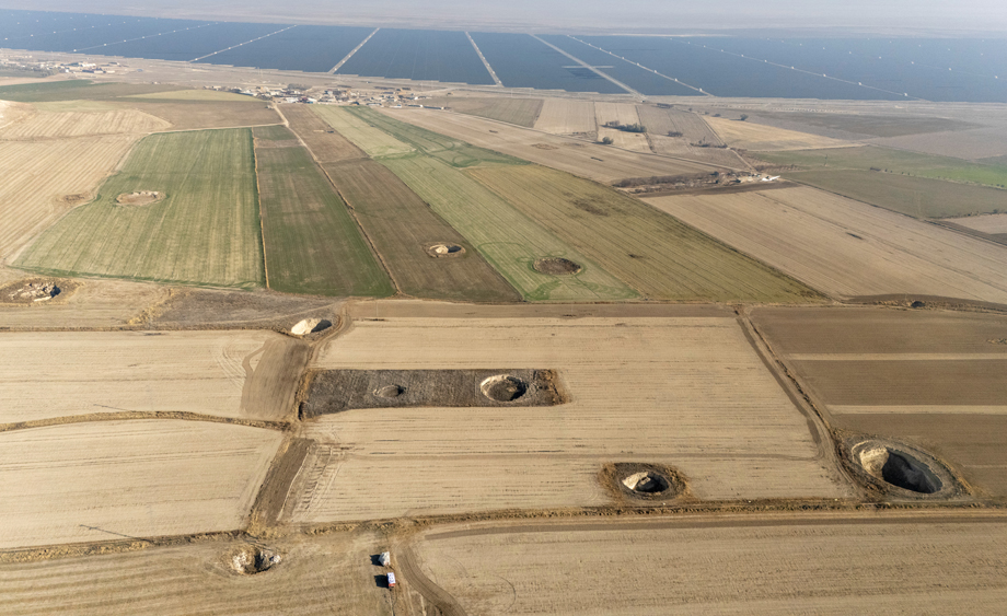 土耳其农业区现数百个地面塌陷坑