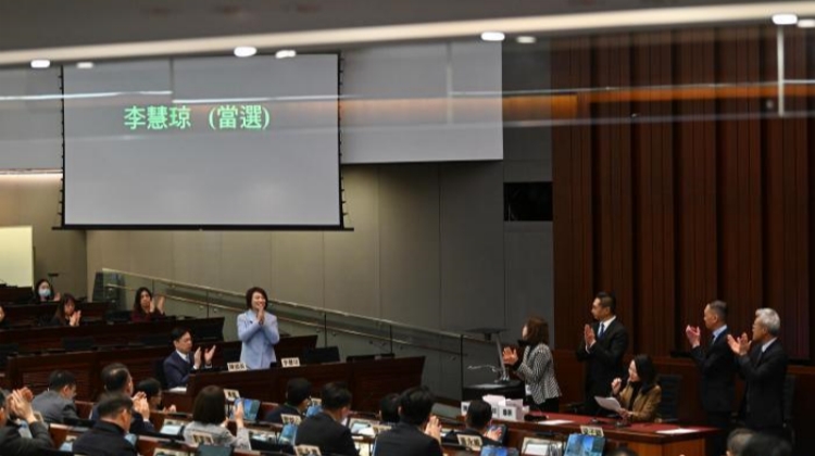 李慧琼当选香港特区第八届立法会主席