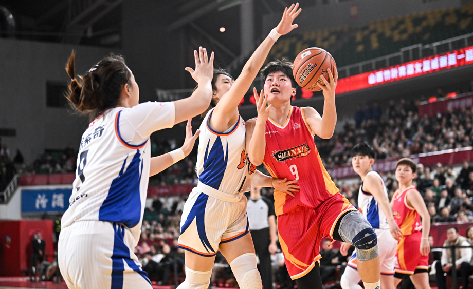 WCBA常规赛：山西竹叶青酒队胜上海浦发银行队