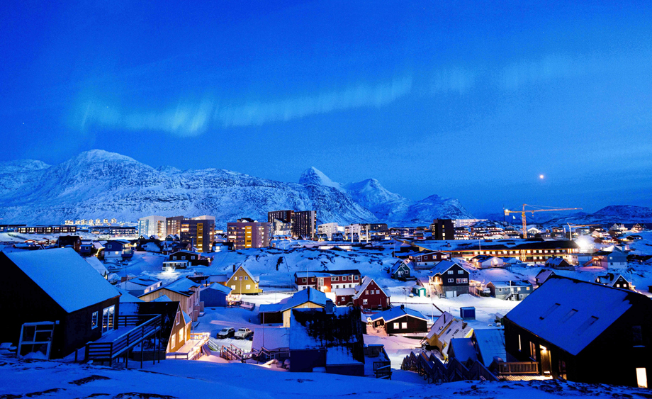 全球多地现绚丽极光