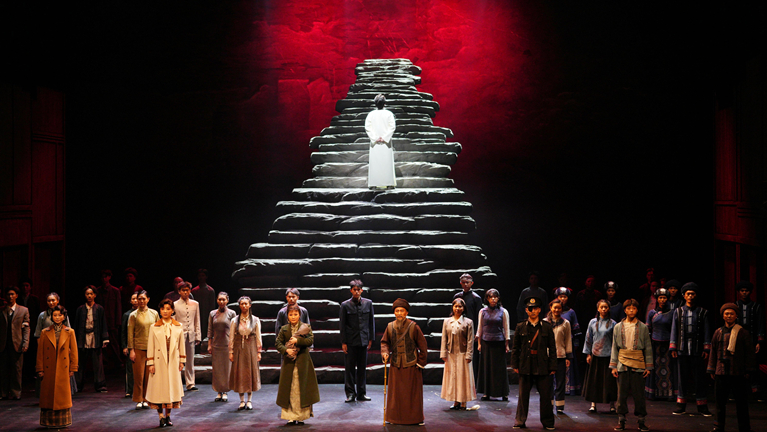 湖北恩施：非遗南剧演绎红色经典