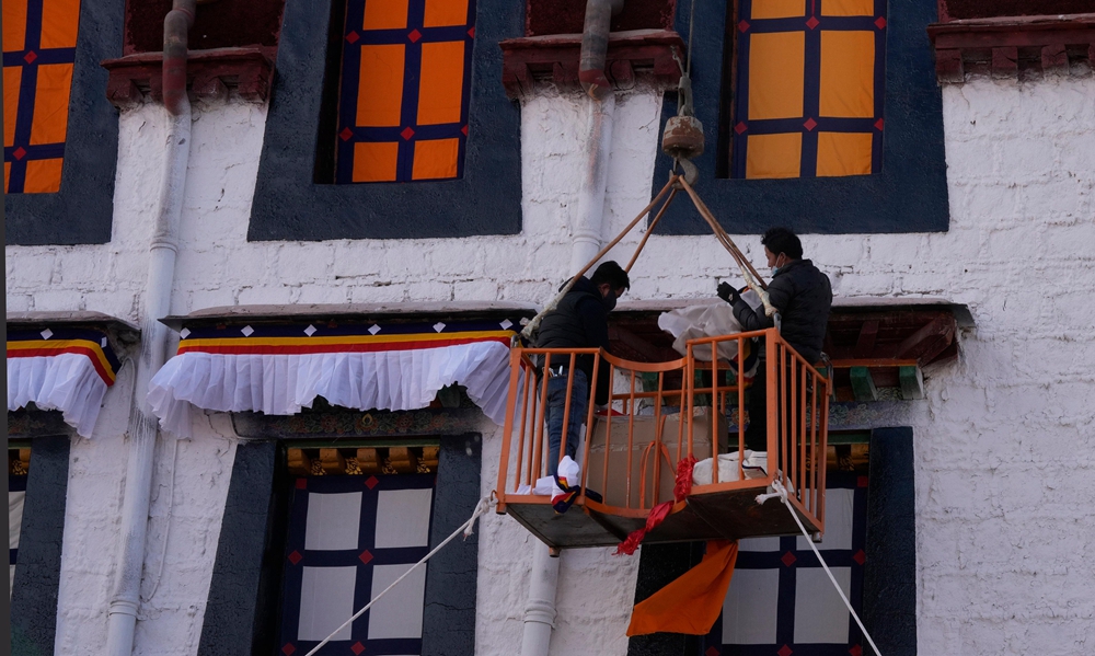 （新春见闻）西藏大昭寺“香布”换新迎藏历新年