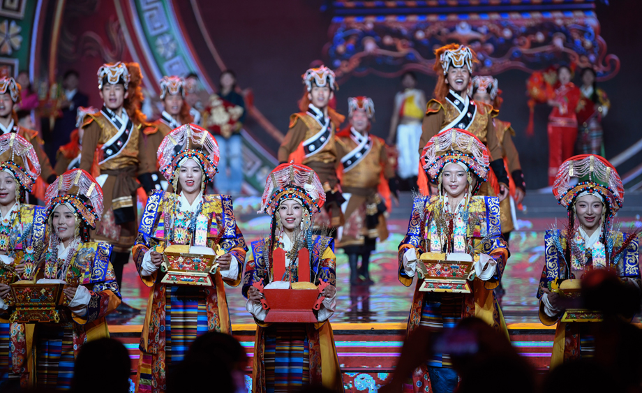 拉萨“藏晚”录制忙