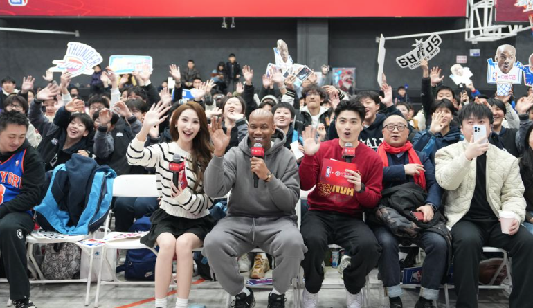 马布里空降长沙 感受中国年味与非遗魅力