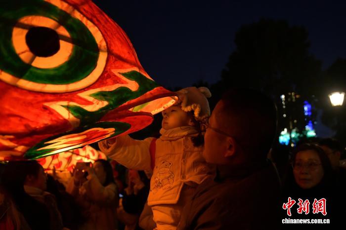 安徽合肥年味渐浓 非遗民俗受热捧