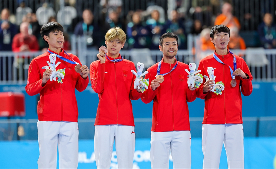 （米蘭冬奧會(huì)）中國(guó)隊(duì)獲速度滑冰男子團(tuán)體追逐銅牌