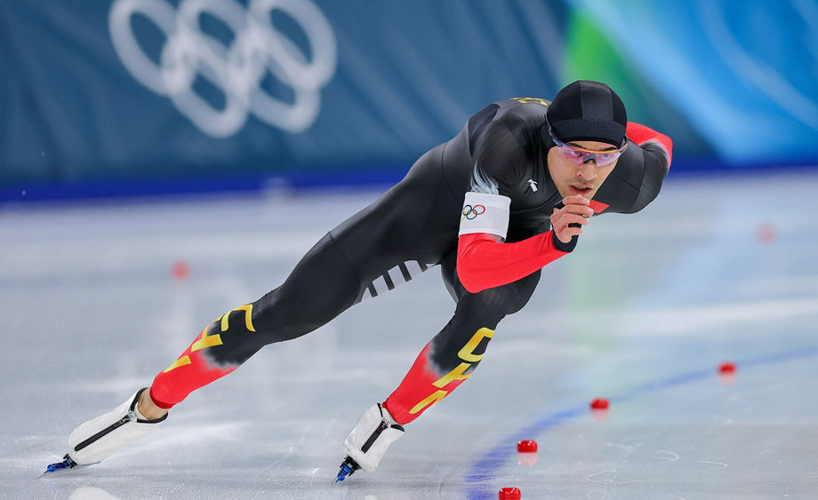 中國選手寧忠?guī)r獲速度滑冰男子1500米金牌
