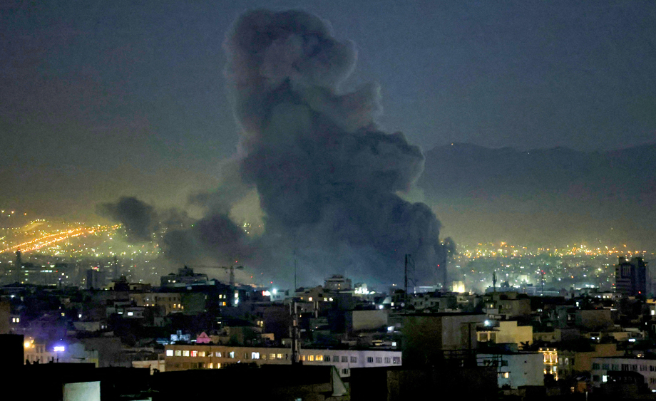 伊朗首都德黑蘭多處遭襲 現場濃煙升騰