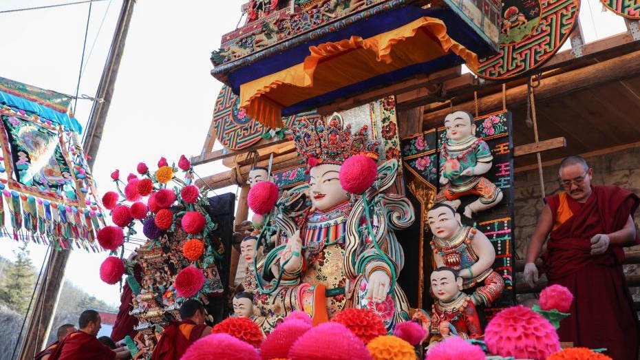 青海塔尔寺：酥油花开元宵夜