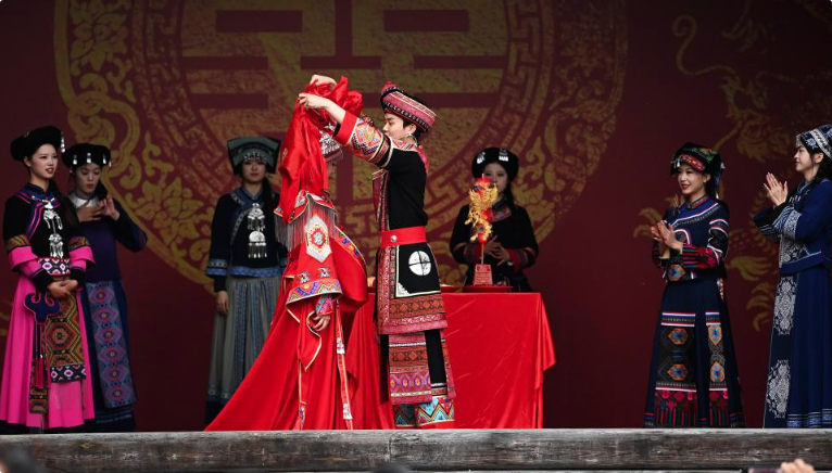 重庆秀山：土家婚俗沉浸式展演 尽显《边城》古韵风情