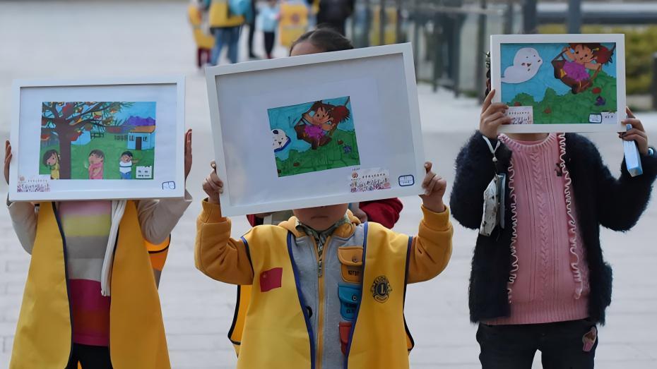 孤獨(dú)癥≠內(nèi)向 這些早期信號(hào)千萬(wàn)別忽視