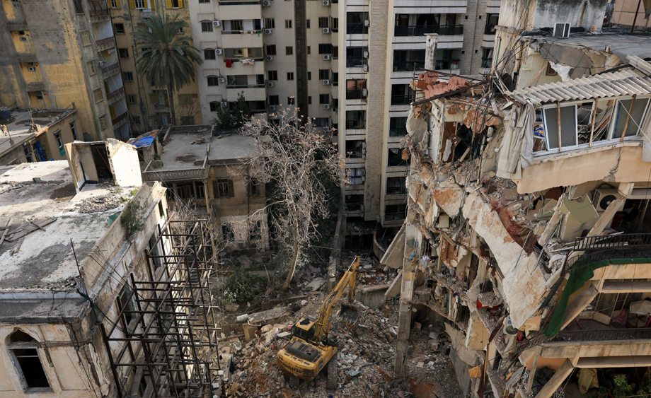 以色列空袭黎巴嫩首都贝鲁特 建筑物被炸成废墟