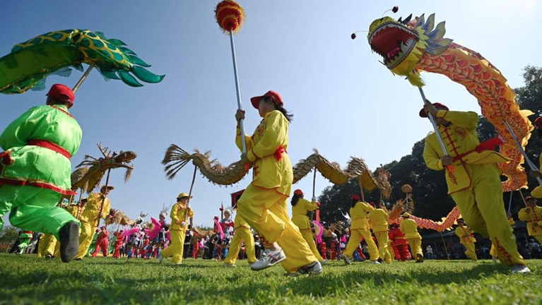 广西仫佬山乡：多彩民俗展风情