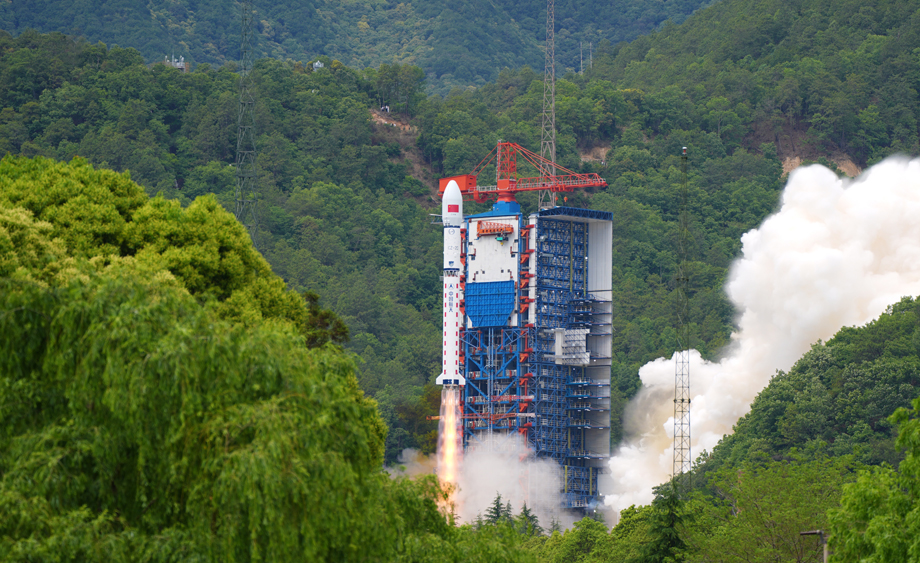 中國(guó)成功發(fā)射衛(wèi)星互聯(lián)網(wǎng)技術(shù)試驗(yàn)衛(wèi)星