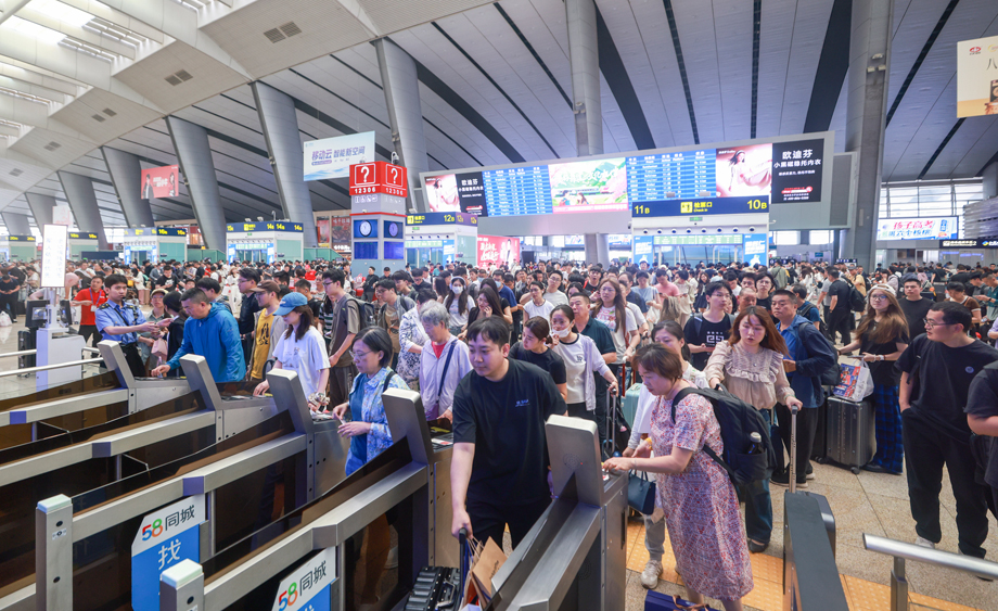 全国铁路端午假期运输启动 预计发送旅客8300万人次
