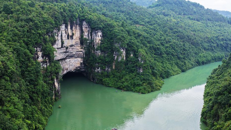湖北来凤：酉水河峡谷美景入画屏