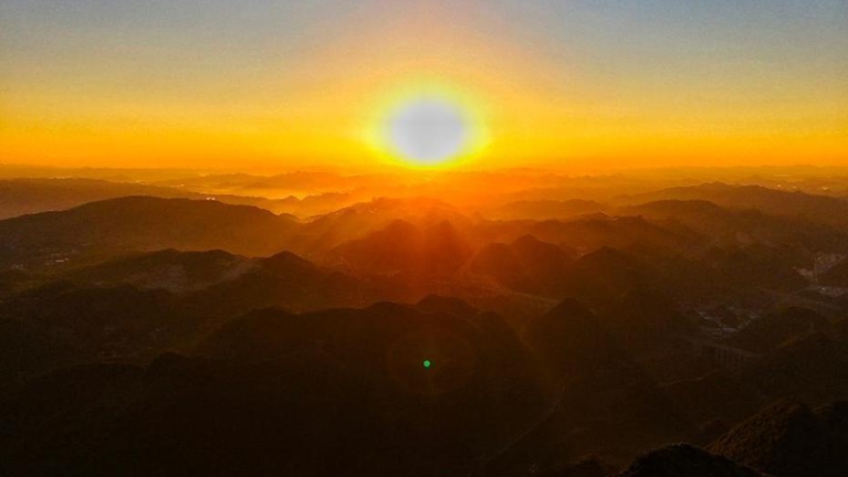 贵州梅花山：日出日落醉游人