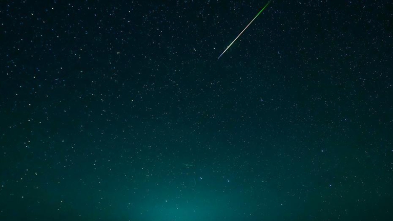 锡林郭勒草原夜色美：邂逅英仙座流星雨