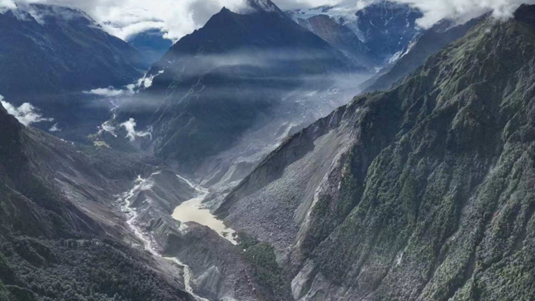 航拍西藏吉隆泥石流现场画面