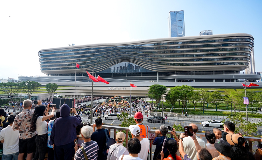 皇岗口岸正式开通运行