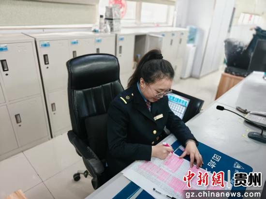 贵阳：动车4S店女“指挥官”的首个春运