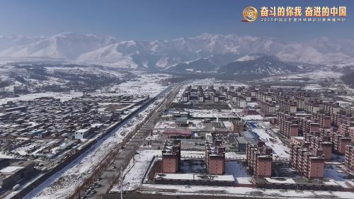 中国正能量丨逐光而行，青春有为