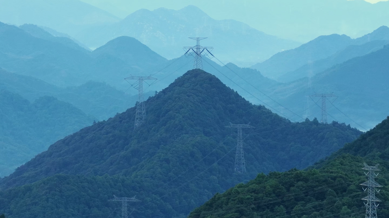 安徽贵池：暮色绘就“千里江山图”
